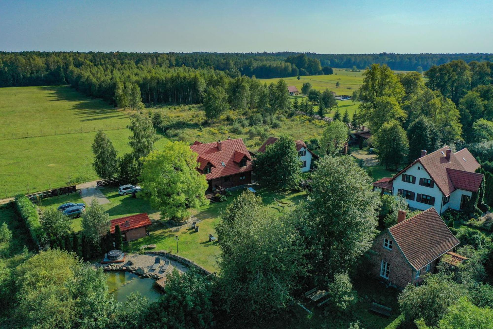 ルチャネ・ニダ Wypoczynek Pod Lipami Bed & Breakfast エクステリア 写真